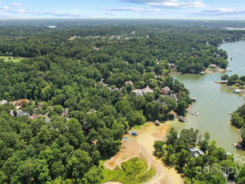 12041 Spinnaker Drive, Tega Cay, SC 29708.  MLS# CAR4283093, YatesRealty ID 27993. 