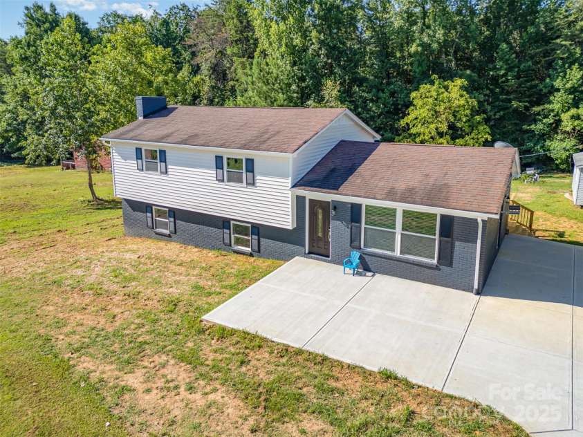 255 Kings Drive, Kings Mountain, NC 28086.  MLS# CAR4284336, YatesRealty ID 27994. 