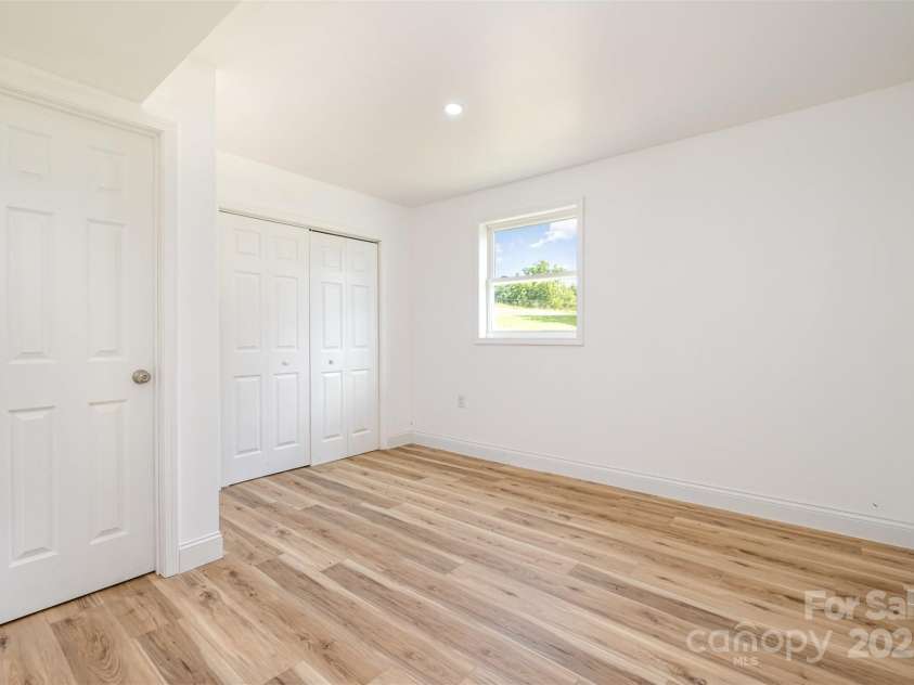 255 Kings Drive, Kings Mountain, NC 28086.  MLS# CAR4284336, YatesRealty ID 27994. 