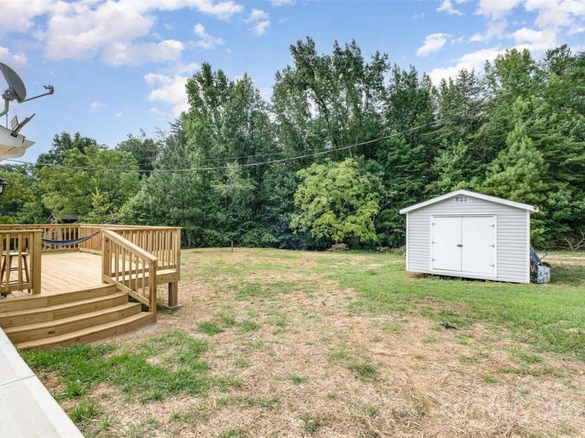 255 Kings Drive, Kings Mountain, NC 28086.  MLS# CAR4284336, YatesRealty ID 27994. 