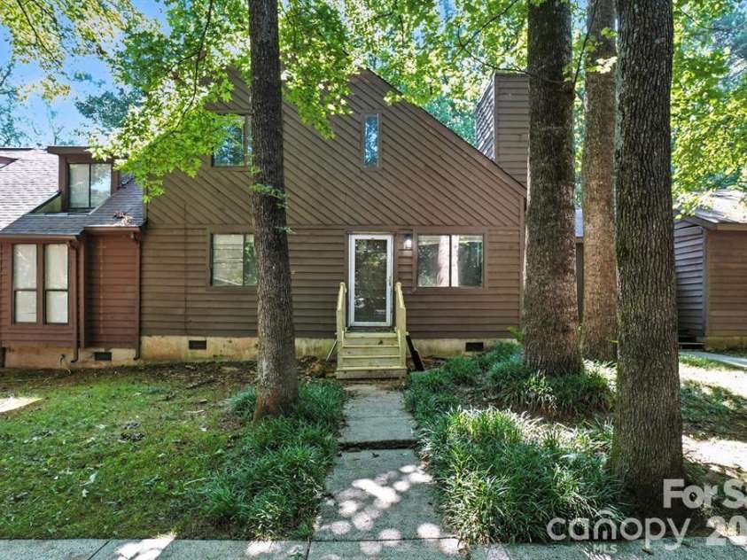 11231 E W T HARRIS Boulevard, Charlotte, NC 28212.  MLS# CAR4389854, YatesRealty ID 27995. 