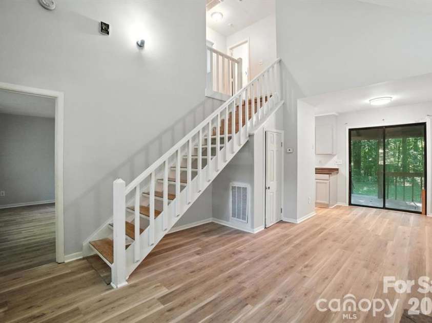 11231 E W T HARRIS Boulevard, Charlotte, NC 28212.  MLS# CAR4389854, YatesRealty ID 27995. 