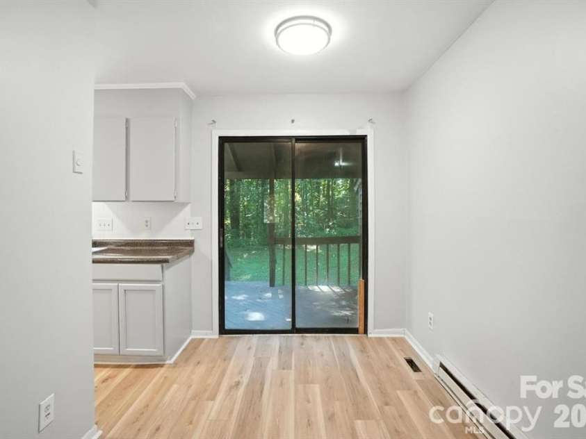 11231 E W T HARRIS Boulevard, Charlotte, NC 28212.  MLS# CAR4389854, YatesRealty ID 27995. 
