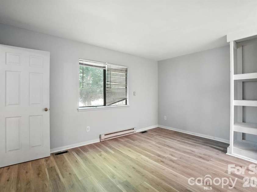 11231 E W T HARRIS Boulevard, Charlotte, NC 28212.  MLS# CAR4389854, YatesRealty ID 27995. 