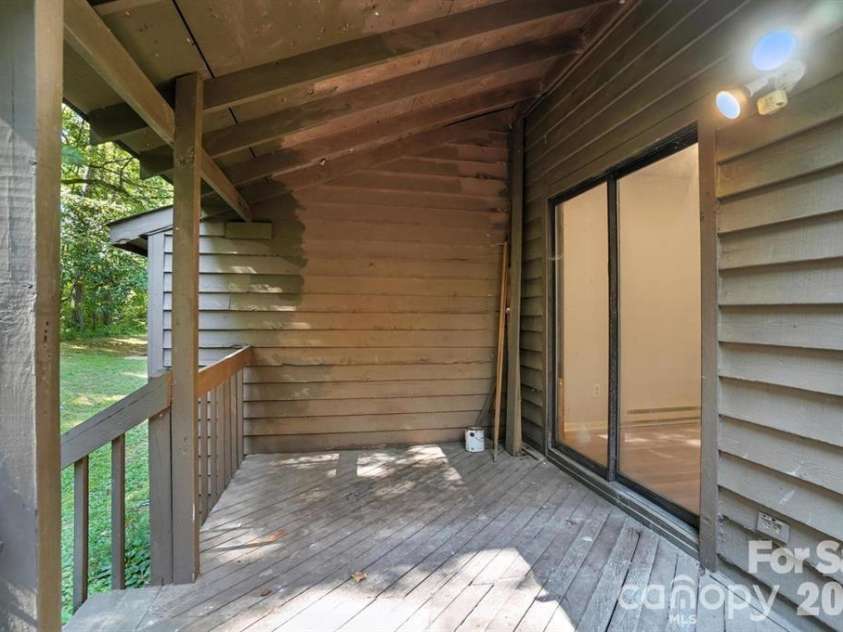 11231 E W T HARRIS Boulevard, Charlotte, NC 28212.  MLS# CAR4389854, YatesRealty ID 27995. 