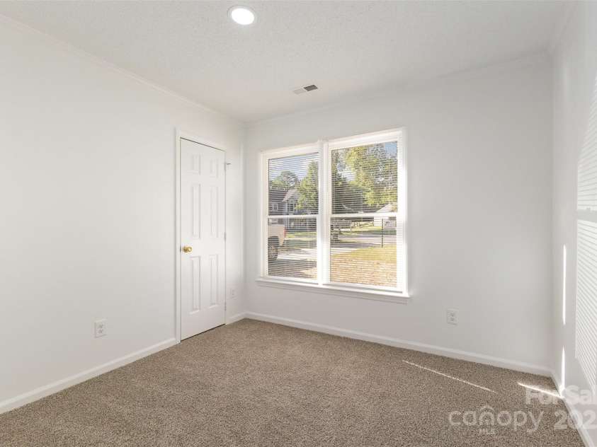 14806 Karina Falls Court, Charlotte, NC 28273.  MLS# CAR4284343, YatesRealty ID 27995. 