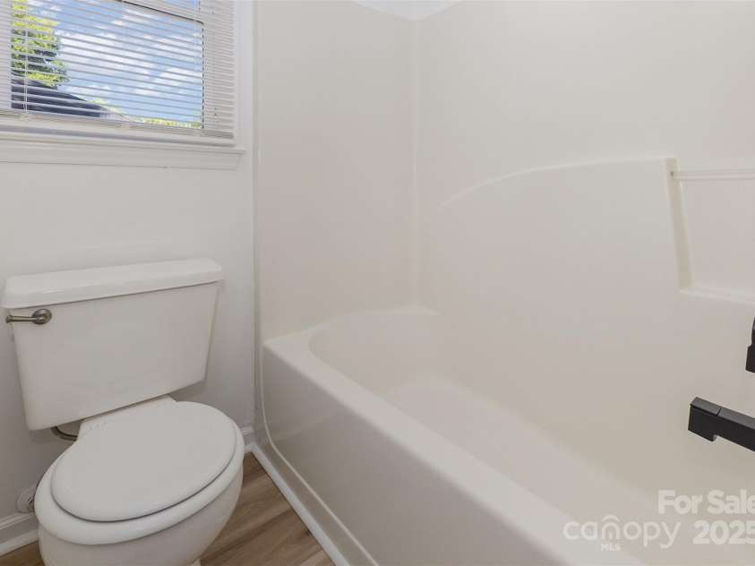 14806 Karina Falls Court, Charlotte, NC 28273.  MLS# CAR4284343, YatesRealty ID 27995. 