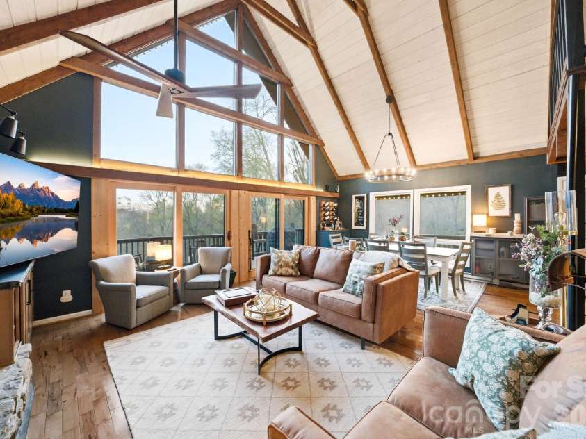 429 Green Cove Road, Sugar Mountain, NC 28604.  MLS# CAR4389497, YatesRealty ID 27996. 
