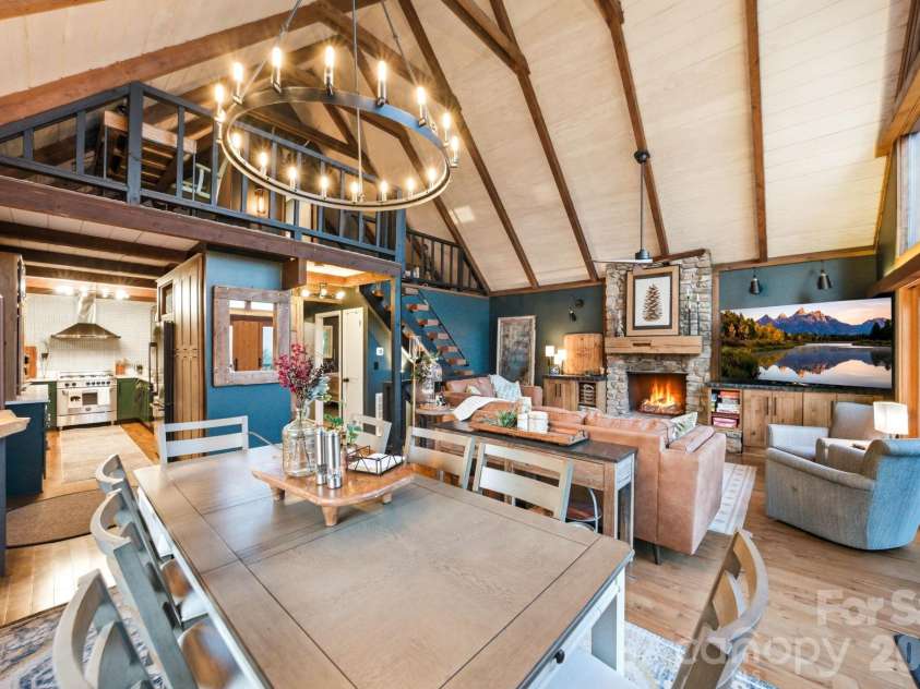 429 Green Cove Road, Sugar Mountain, NC 28604.  MLS# CAR4389497, YatesRealty ID 27996. 