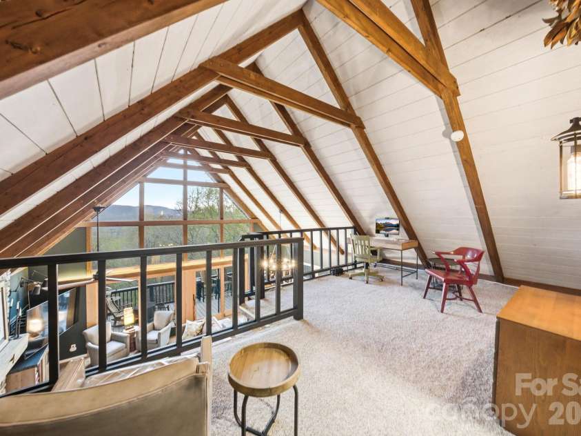 429 Green Cove Road, Sugar Mountain, NC 28604.  MLS# CAR4389497, YatesRealty ID 27996. 