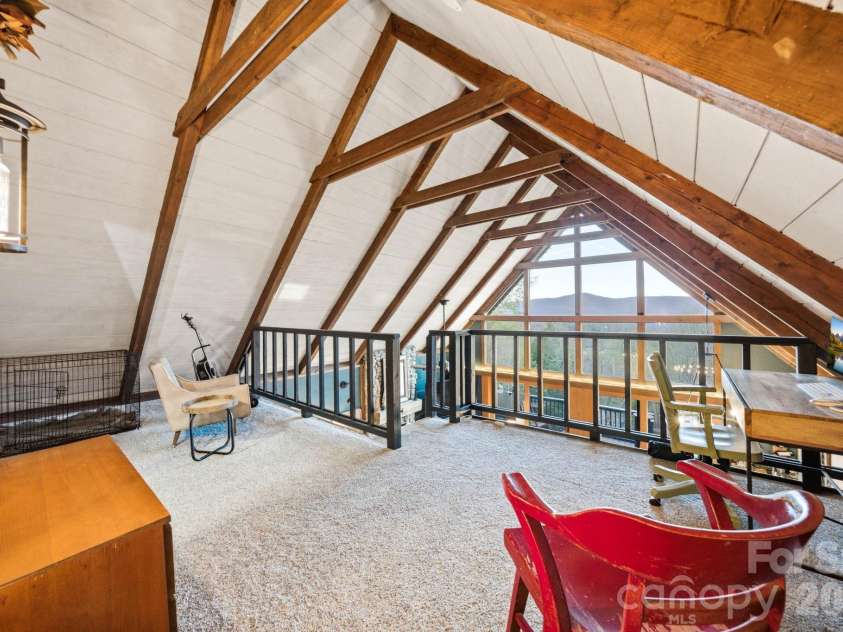 429 Green Cove Road, Sugar Mountain, NC 28604.  MLS# CAR4389497, YatesRealty ID 27996. 