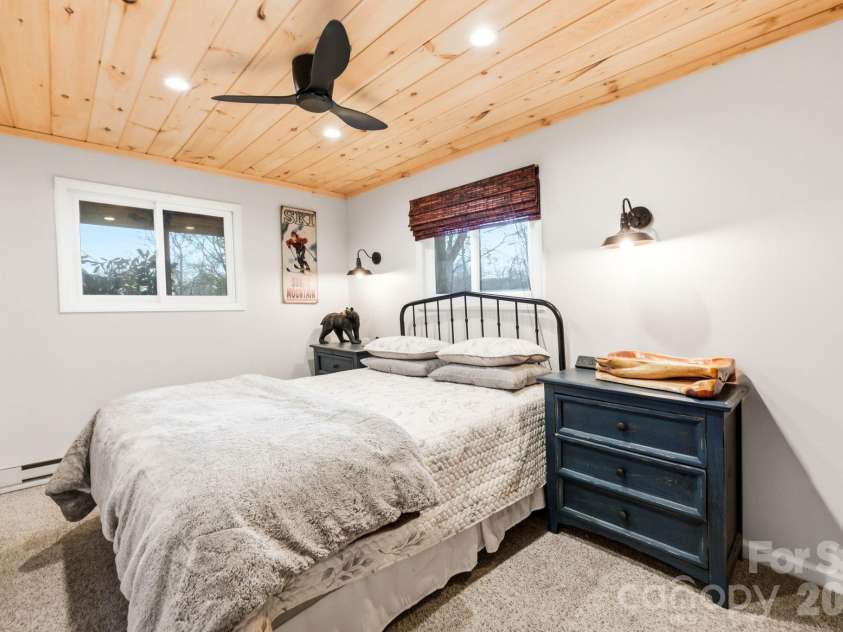 429 Green Cove Road, Sugar Mountain, NC 28604.  MLS# CAR4389497, YatesRealty ID 27996. 