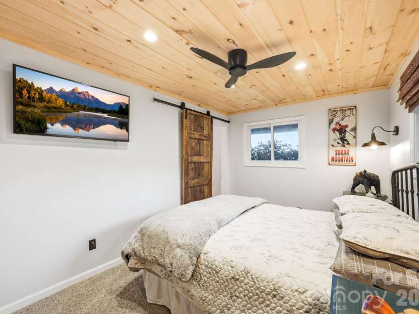 429 Green Cove Road, Sugar Mountain, NC 28604.  MLS# CAR4389497, YatesRealty ID 27996. 