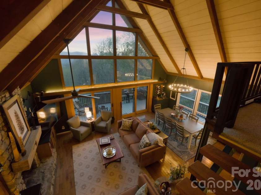 429 Green Cove Road, Sugar Mountain, NC 28604.  MLS# CAR4389497, YatesRealty ID 27996. 