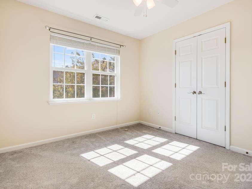 48 Lanceford Circle, Fletcher, NC 28732.  MLS# CAR4284692, YatesRealty ID 27996. 