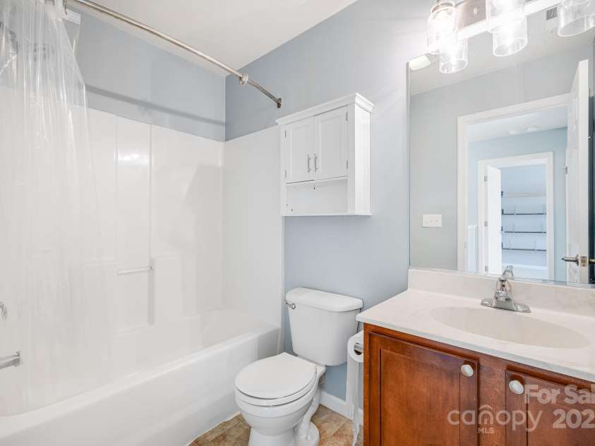 48 Lanceford Circle, Fletcher, NC 28732.  MLS# CAR4284692, YatesRealty ID 27996. 