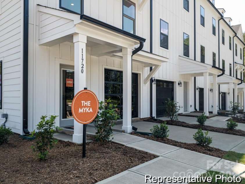 11833 Avocet Street, Charlotte, NC 28215.  MLS# CAR4390187, YatesRealty ID 27999. 