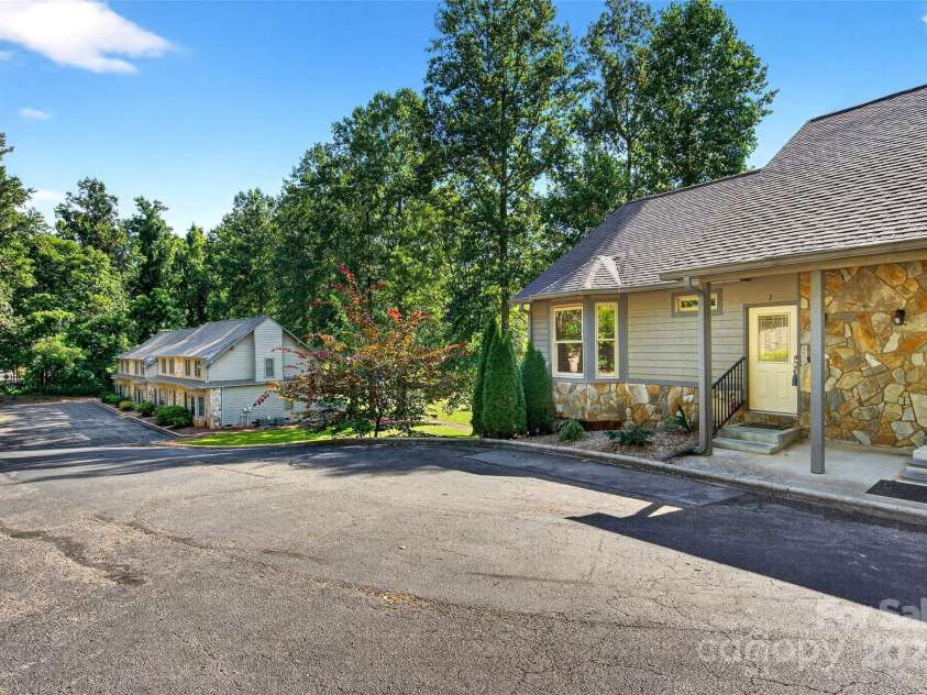 307 #7 Blue Ridge Drive, Marion, NC 28752.  MLS# CAR4298364, YatesRealty ID 28. 