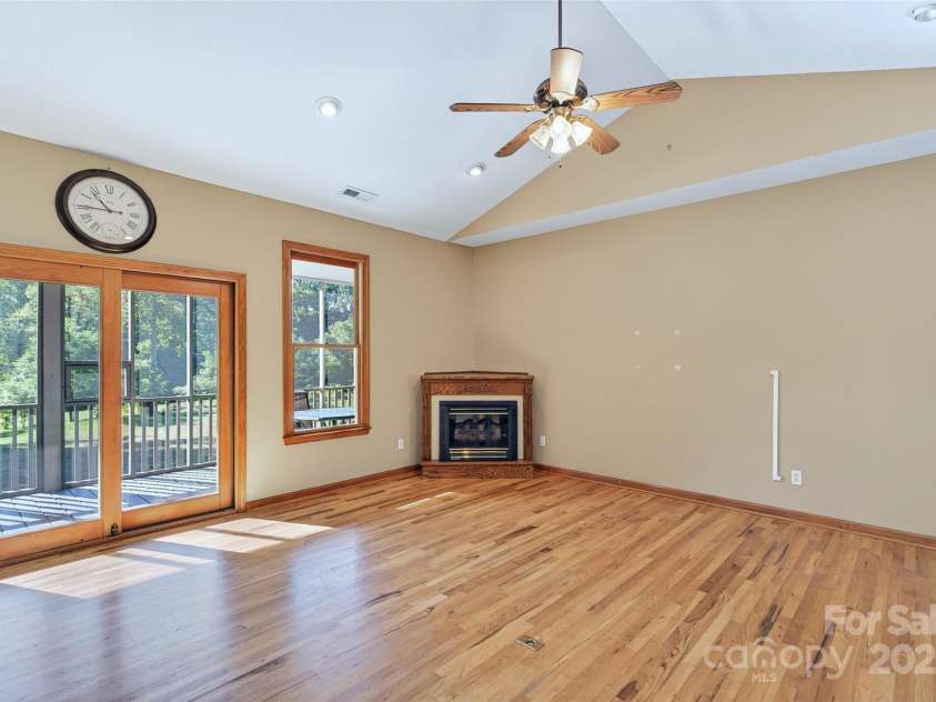 307 #7 Blue Ridge Drive, Marion, NC 28752.  MLS# CAR4298364, YatesRealty ID 28. 