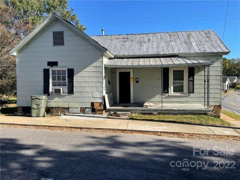 409 Robinson Street, Gaffney, SC 29340.  MLS# CAR3918526, YatesRealty ID 28. 