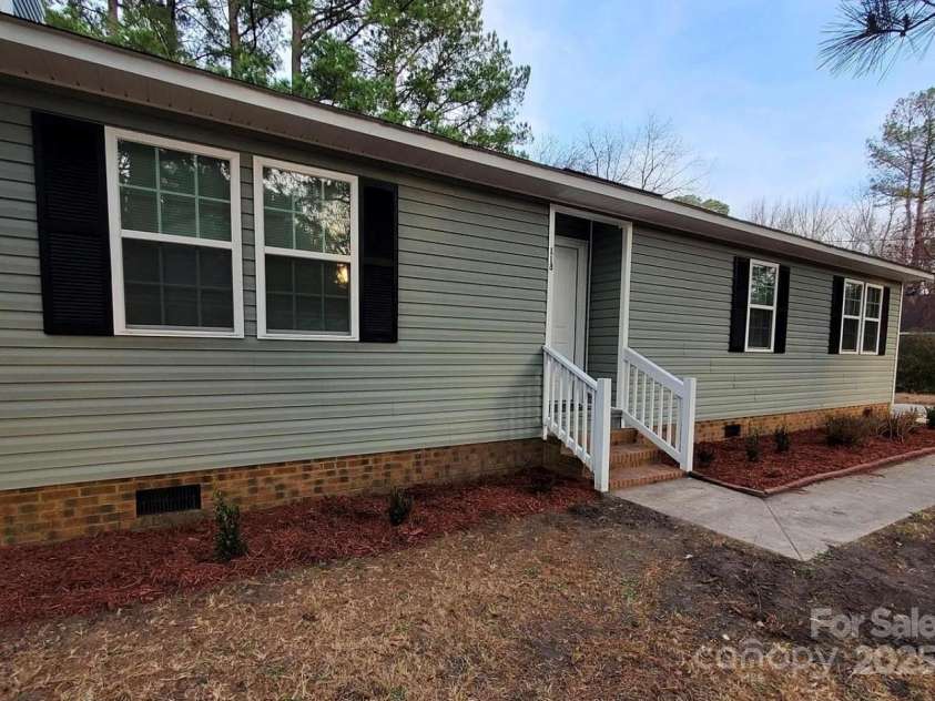 118 Malloy Street, Red Springs, NC 28377.  MLS# CAR4242436, YatesRealty ID 2800. 