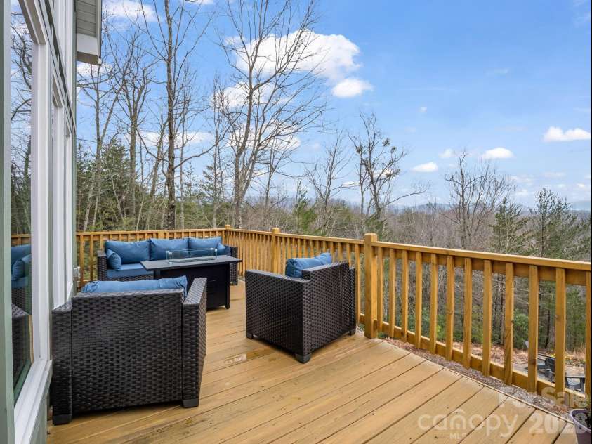 631 Mountain Parkway, Mill Spring, NC 28756.  MLS# CAR4350899, YatesRealty ID 2800. 