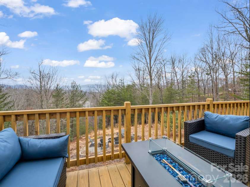 631 Mountain Parkway, Mill Spring, NC 28756.  MLS# CAR4350899, YatesRealty ID 2800. 
