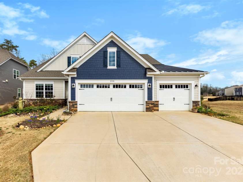 21110 Bank Fire Lane, Huntersville, NC 28078.  MLS# CAR4250011, YatesRealty ID 28000. 