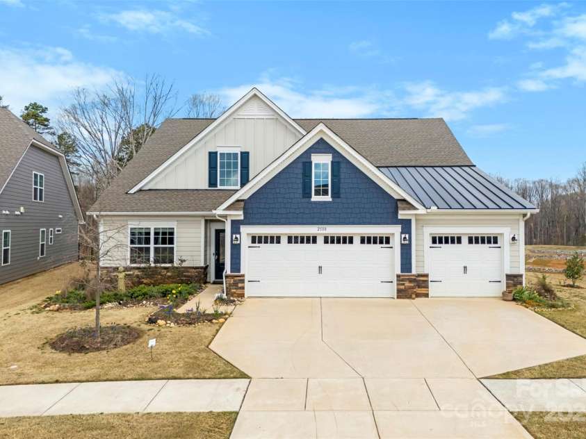 21110 Bank Fire Lane, Huntersville, NC 28078.  MLS# CAR4250011, YatesRealty ID 28000. 
