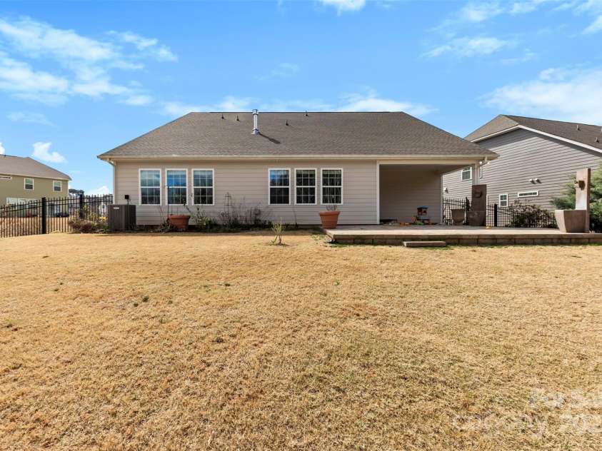 21110 Bank Fire Lane, Huntersville, NC 28078.  MLS# CAR4250011, YatesRealty ID 28000. 