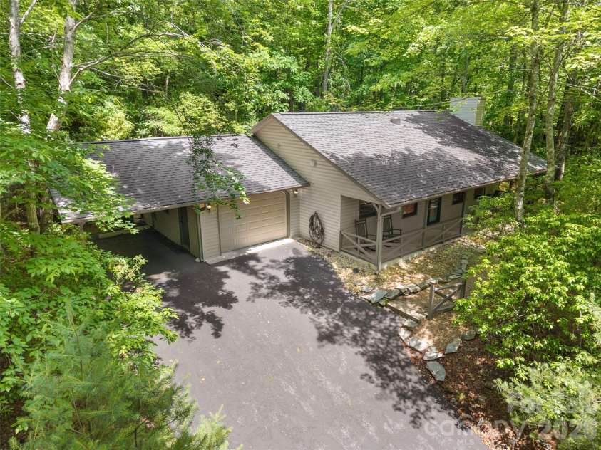 90 Cheestoonaya Way, Brevard, NC 28712.  MLS# CAR4388564, YatesRealty ID 28000. 