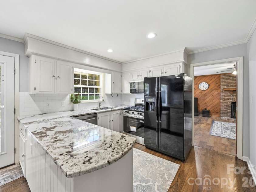2106 Kings Drive, Gastonia, NC 28056.  MLS# CAR4389653, YatesRealty ID 28001. 