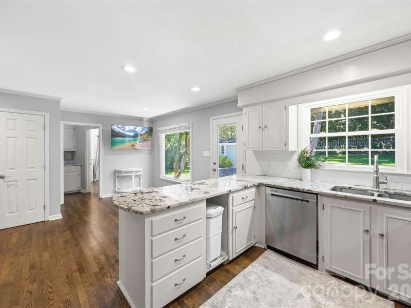 2106 Kings Drive, Gastonia, NC 28056.  MLS# CAR4389653, YatesRealty ID 28001. 