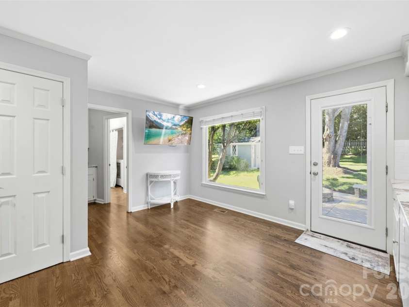 2106 Kings Drive, Gastonia, NC 28056.  MLS# CAR4389653, YatesRealty ID 28001. 