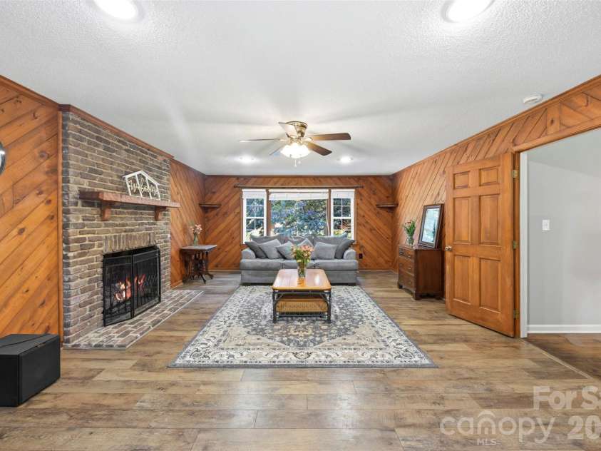 2106 Kings Drive, Gastonia, NC 28056.  MLS# CAR4389653, YatesRealty ID 28001. 