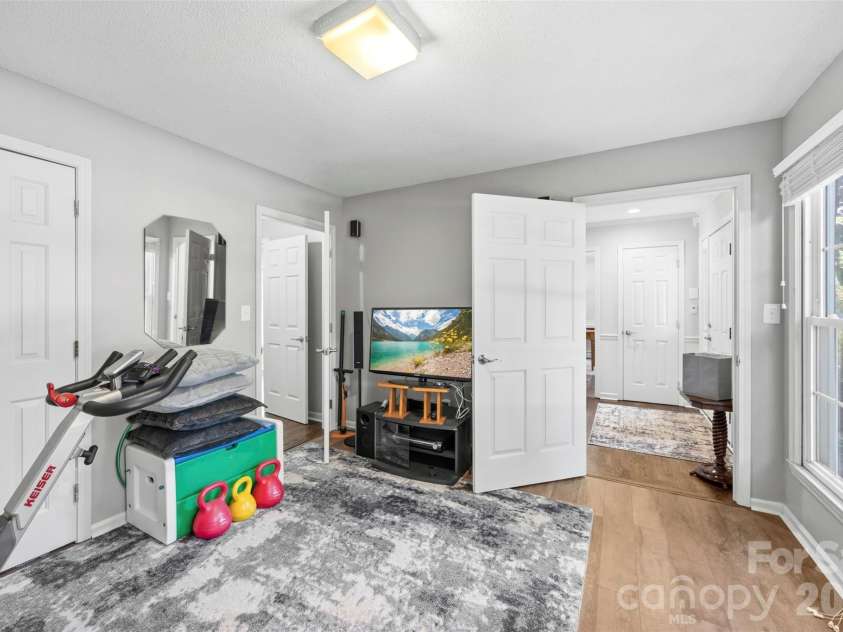 2106 Kings Drive, Gastonia, NC 28056.  MLS# CAR4389653, YatesRealty ID 28001. 
