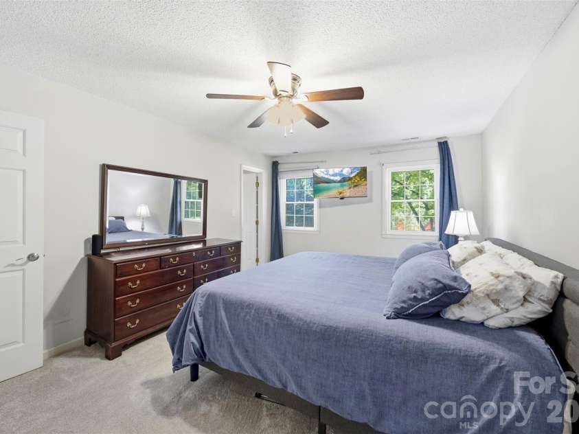2106 Kings Drive, Gastonia, NC 28056.  MLS# CAR4389653, YatesRealty ID 28001. 