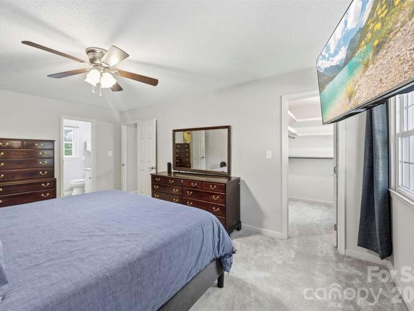 2106 Kings Drive, Gastonia, NC 28056.  MLS# CAR4389653, YatesRealty ID 28001. 