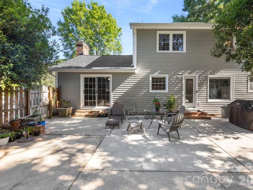 2106 Kings Drive, Gastonia, NC 28056.  MLS# CAR4389653, YatesRealty ID 28001. 