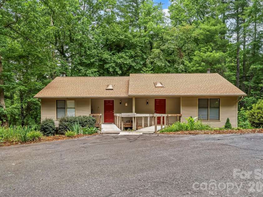 110 Wesley Drive, Morganton, NC 28655.  MLS# CAR4389732, YatesRealty ID 28002. 