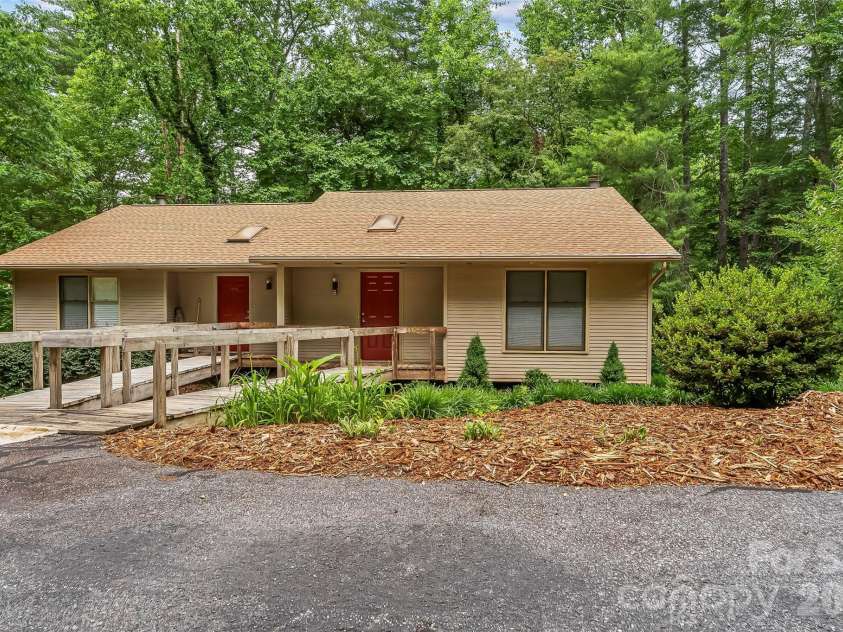 110 Wesley Drive, Morganton, NC 28655.  MLS# CAR4389732, YatesRealty ID 28002. 