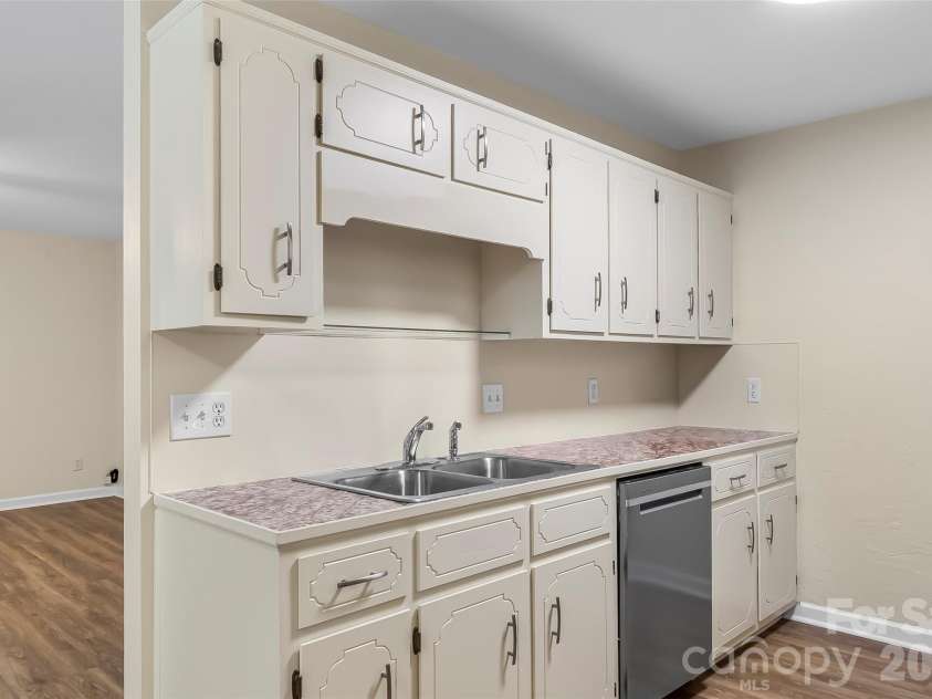110 Wesley Drive, Morganton, NC 28655.  MLS# CAR4389732, YatesRealty ID 28002. 