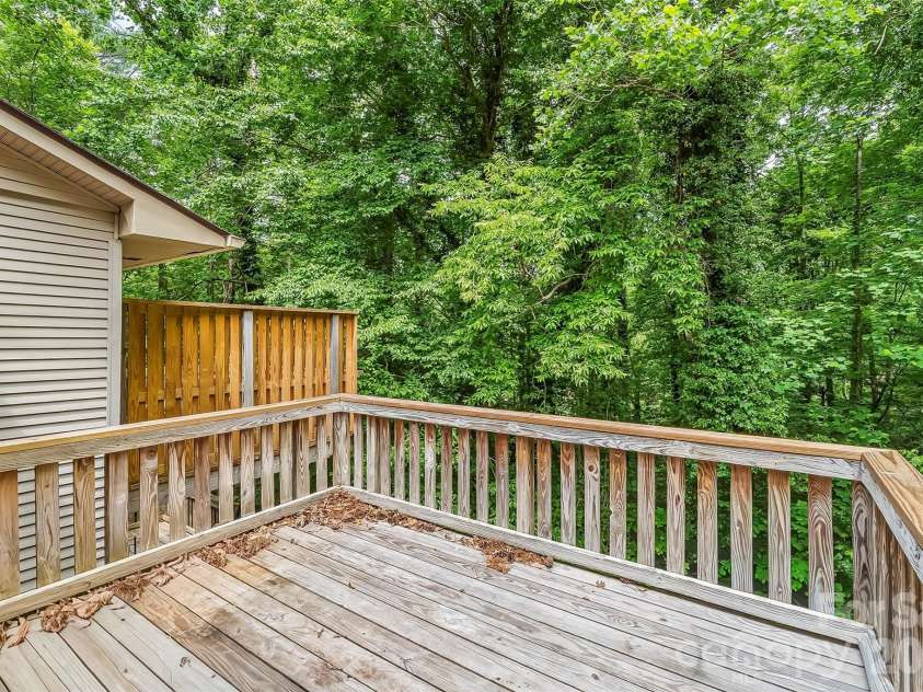 110 Wesley Drive, Morganton, NC 28655.  MLS# CAR4389732, YatesRealty ID 28002. 