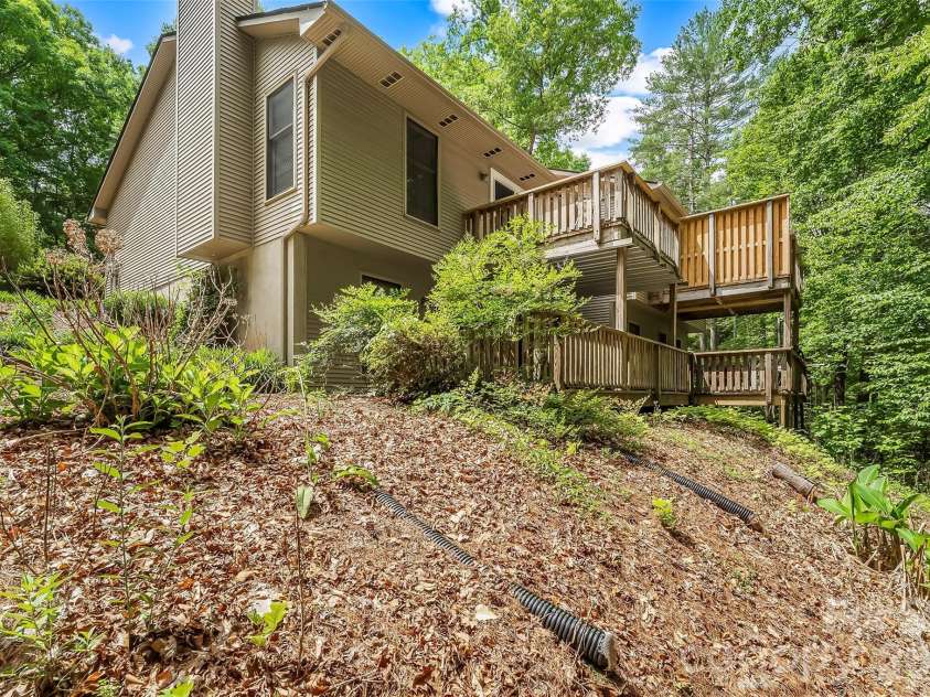 110 Wesley Drive, Morganton, NC 28655.  MLS# CAR4389732, YatesRealty ID 28002. 