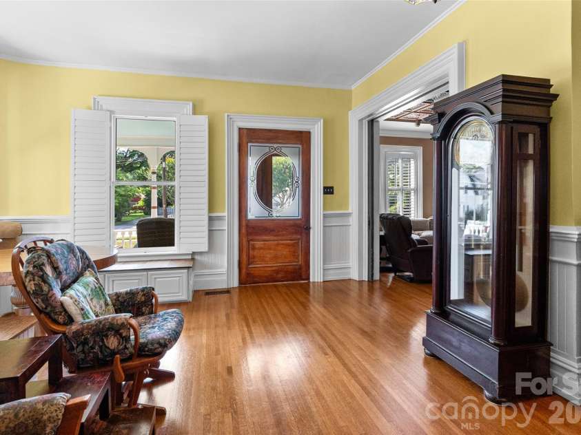 8 College Street, York, SC 29745.  MLS# CAR4390128, YatesRealty ID 28003. 