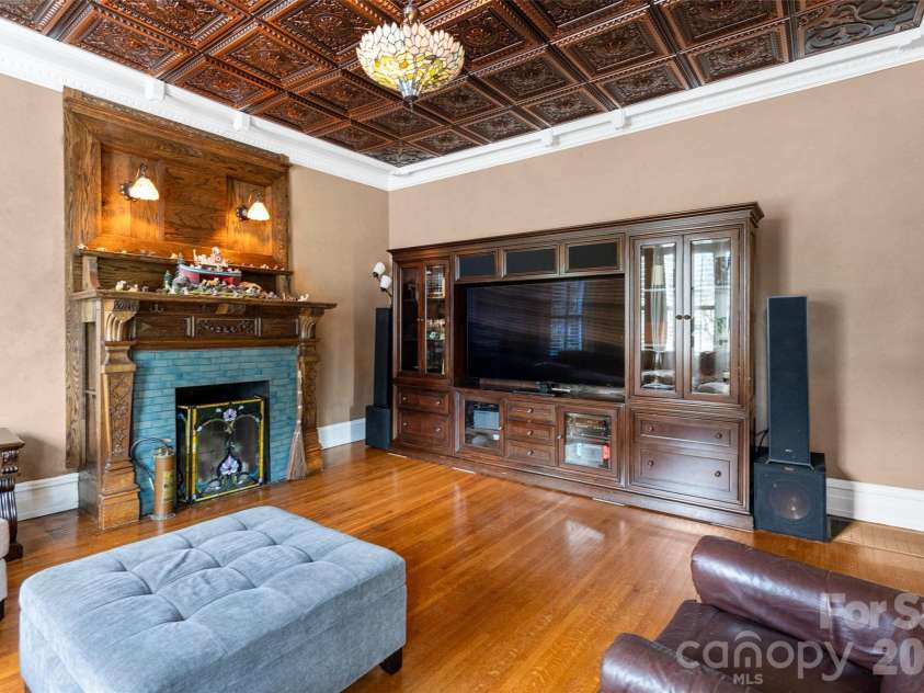 8 College Street, York, SC 29745.  MLS# CAR4390128, YatesRealty ID 28003. 