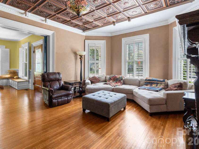 8 College Street, York, SC 29745.  MLS# CAR4390128, YatesRealty ID 28003. 