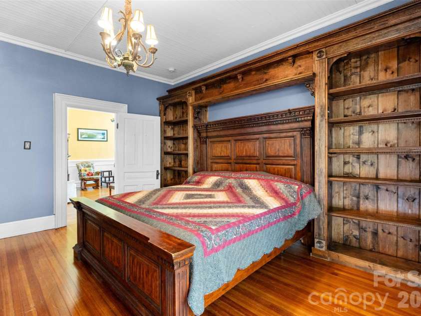8 College Street, York, SC 29745.  MLS# CAR4390128, YatesRealty ID 28003. 