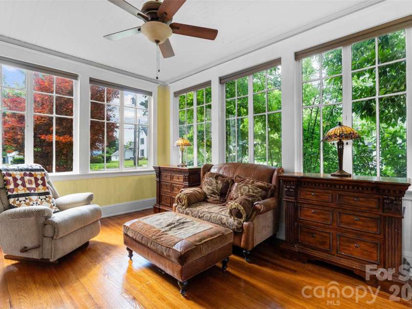 8 College Street, York, SC 29745.  MLS# CAR4390128, YatesRealty ID 28003. 