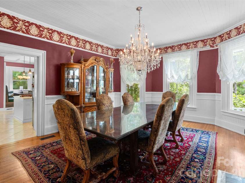 8 College Street, York, SC 29745.  MLS# CAR4390128, YatesRealty ID 28003. 